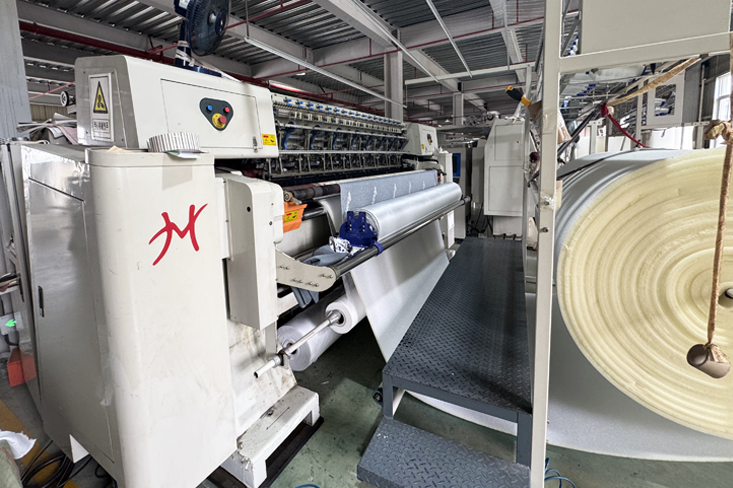 有梭多针绗绣机